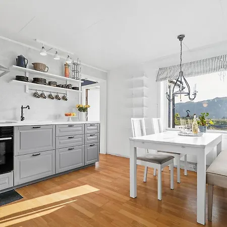 Fishermans Village Lofoten *